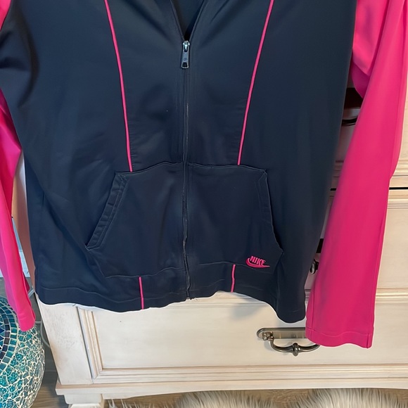 Nike Pink and Black Girls Zip Up Jacket size large (12-14) - Picture 3 of 6